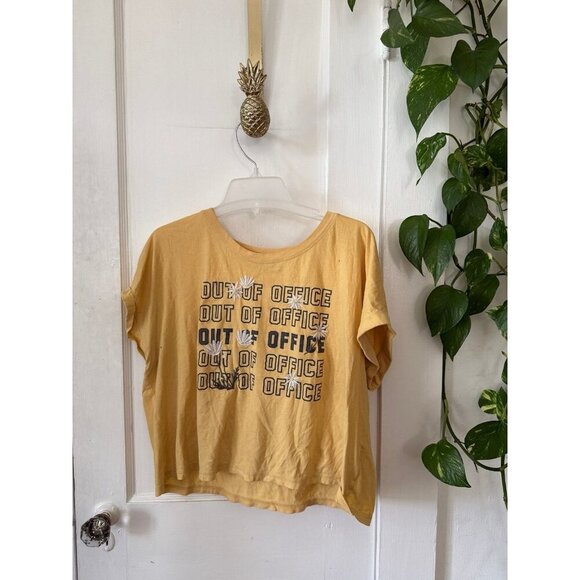 Abercrombie and Fitch women’s size large out of office T-shirt - Picture 1 of 9